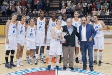 Foto 3 - Perfumerías Avenida muestra su poderío ante Bembibre y se hace con el título