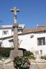 Foto 4 - La Asociación de Vecinos restaura el Crucero de la Pasión