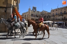 Foto 6 - Un centenar de caballistas marcha contra la prohibición de acceder al centro histórico