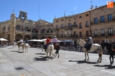 Foto 3 - Un centenar de caballistas marcha contra la prohibición de acceder al centro histórico