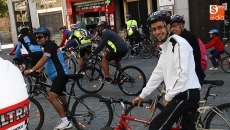 Foto 5 - Una marcha ciclista recorre la ciudad para concienciar sobre el transporte sostenible