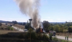 Foto 4 - Arde un camión cargado de paja en la carretera de Ituero a Puebla de Azaba