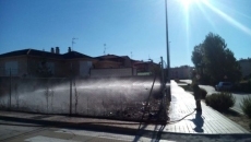 Foto 5 - Los bomberos apagan un fuego en una parcela sin habitar en la carretera de Nuevo Naharros