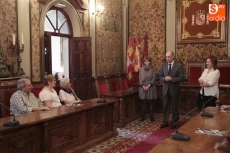 Foto 3 - Los cinco emigrantes salmantinos de la Operación Añoranza redescubren el Palacio de La Salina
