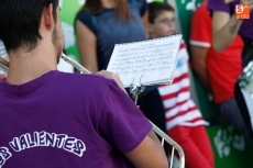 Foto 3 - Cuentacuentos, pasacalles y bocadillo solidario marcan la jornada de la fiestas de Avesal