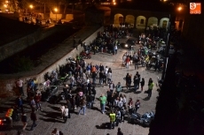 Foto 6 - Gran seguimiento en las calles a la clásica ruta con bengalas, que se demoró cerca de una hora