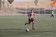 Foto 5 - El Carbajosa de la Sagrada no cede ante el Femenino de León (2-1)