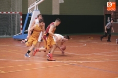 Foto 3 - Aquimisa Carbajosa vence con claridad el primer partido a la USAL