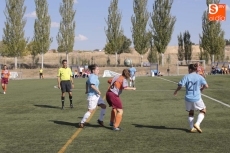 El Carbajosa de la Sagrada no cede ante el Femenino de León (2-1)