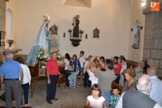 La Virgen de la Pe&ntilde;a procesiona acompa&ntilde;ada de cientos de fieles, que pidieron por los inmigrante