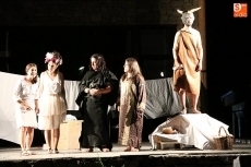 El grupo de teatro Tra-Ca pone con &lsquo;Habahel&aacute;&rsquo; la nota cultural a las fiestas