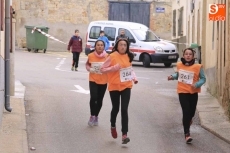 Foto 3 - Alberto Cuesta e Isabel Almaraz se imponen en la popular 'Carrera del Turrón'