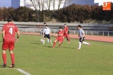 Foto 6 - Golpe de mano del Salmantino ante su más directo rival, el Hergar Camelot (1-0)