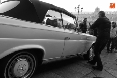 Foto 4 - La solidaridad protagoniza la concentración navideña de coches clásicos