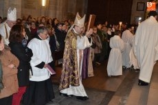 Foto 6 - La apertura del Pórtico del Perdón inicia en la Diócesis el Año Jubilar de la Misericordia