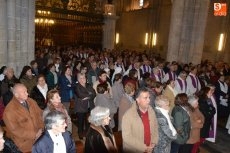 Foto 5 - La apertura del Pórtico del Perdón inicia en la Diócesis el Año Jubilar de la Misericordia