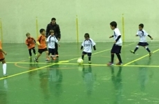 Foto 4 - Participación solidaria y buen papel de los prebenjamines del CDF Vitigudino en Aldeadávila