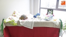 Foto 6 - Los mayores de la ciudad muestrans sus postales y manualidades en el Centro Tierra Charra