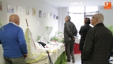 Foto 3 - Los mayores de la ciudad muestrans sus postales y manualidades en el Centro Tierra Charra