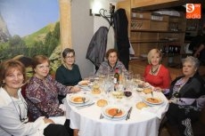 Foto 4 - Alegría y diversión en la comida navideña de los antiguos alumnos de la Experiencia de la USAL