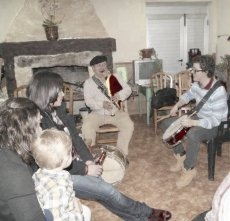 Foto 3 - Santa Lucía no falta a la cita vecinal