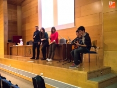 Foto 5 - Ciencias Sociales organiza la I Gala Navideña con objetivos solidarios
