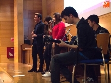 Foto 4 - Ciencias Sociales organiza la I Gala Navideña con objetivos solidarios