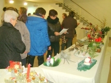 Foto 6 - La Asociación de Personas con Discapacidad gana el I Concurso de Centros de Mesa Navideños 
