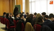 Foto 4 - Alumnos de Ciencia Política realizan un simulacro del Consejo Europeo