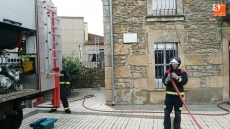 Foto 3 - Sofocado el incendio de una chimenea en Encinasola de los Comendadores