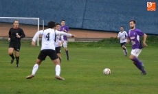 Foto 8 - El cielo se puso a descargar&hellip; y un partido que ten&iacute;a un correcto 0-0 se resquebraj&oacute;