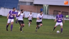 Foto 6 - El cielo se puso a descargar&hellip; y un partido que ten&iacute;a un correcto 0-0 se resquebraj&oacute;