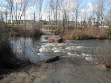 La crecida del río Tormes destruye el paso provisional para camiones de la Isla del Soto