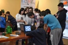 Foto 4 - El Espacio i se estrena con la sesi&oacute;n de demostraci&oacute;n del taller de rob&oacute;tica