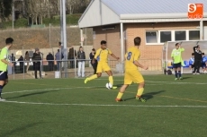 Foto 5 - El pucelano Sur vence por la m&iacute;nima al Helm&aacute;ntico en Los Cuernos