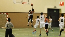Foto 11 - Aquimisa C. D Carbajosa vence sin dificultades a la Universidad de Salamanca