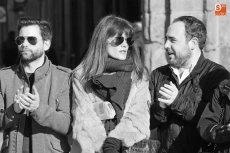 Foto 10 - Minuto de silencio en repulsa hacia la violencia machista en la Plaza Mayor