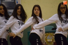 Brillante exhibición de las chicas de gimnasia rítmica y danza urbana