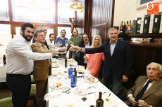 La Asociación Española Contra el Cáncer recibe una donación de 4.300 euros del Restaurante Casa ...