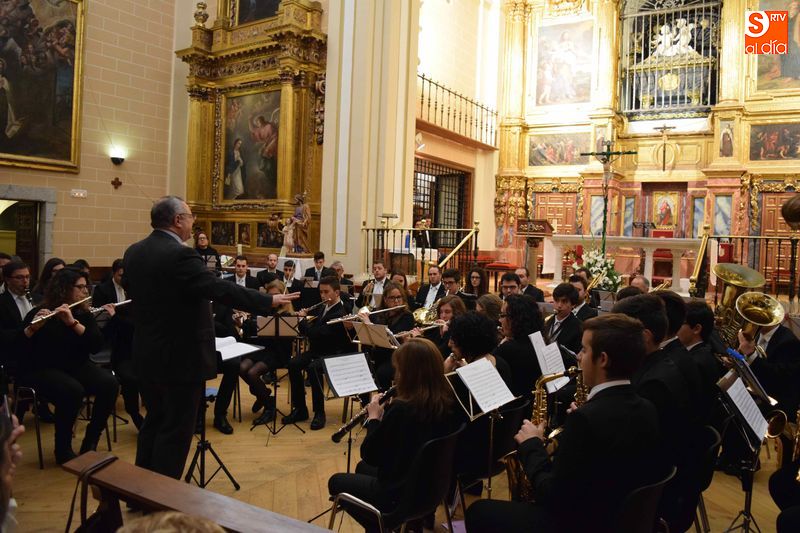 Llos asistentes pudieron disfrutar de composiciones premiadas en el concurso que la Cofradía de la Vera Cruz