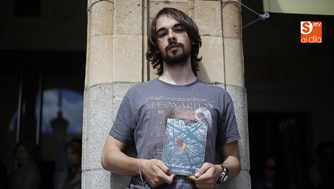Alejandro Albatros, con su nueva publicación, 'Los rosales de Hope'