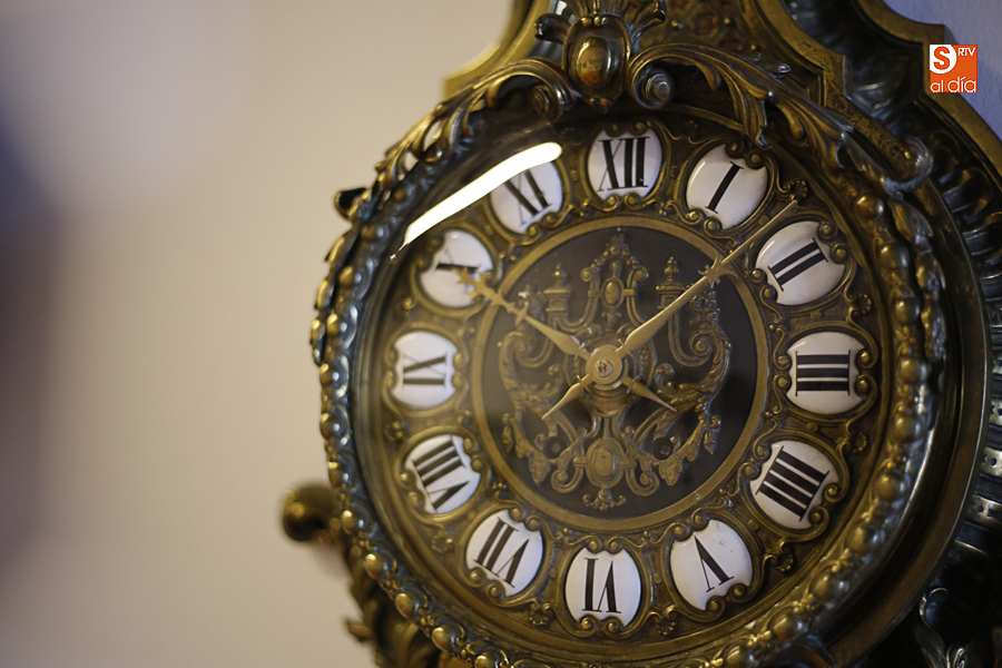 Foto 3 - La colección de relojes de Andrés Santiago Zarzuelo se instala en el Colegio Fonseca