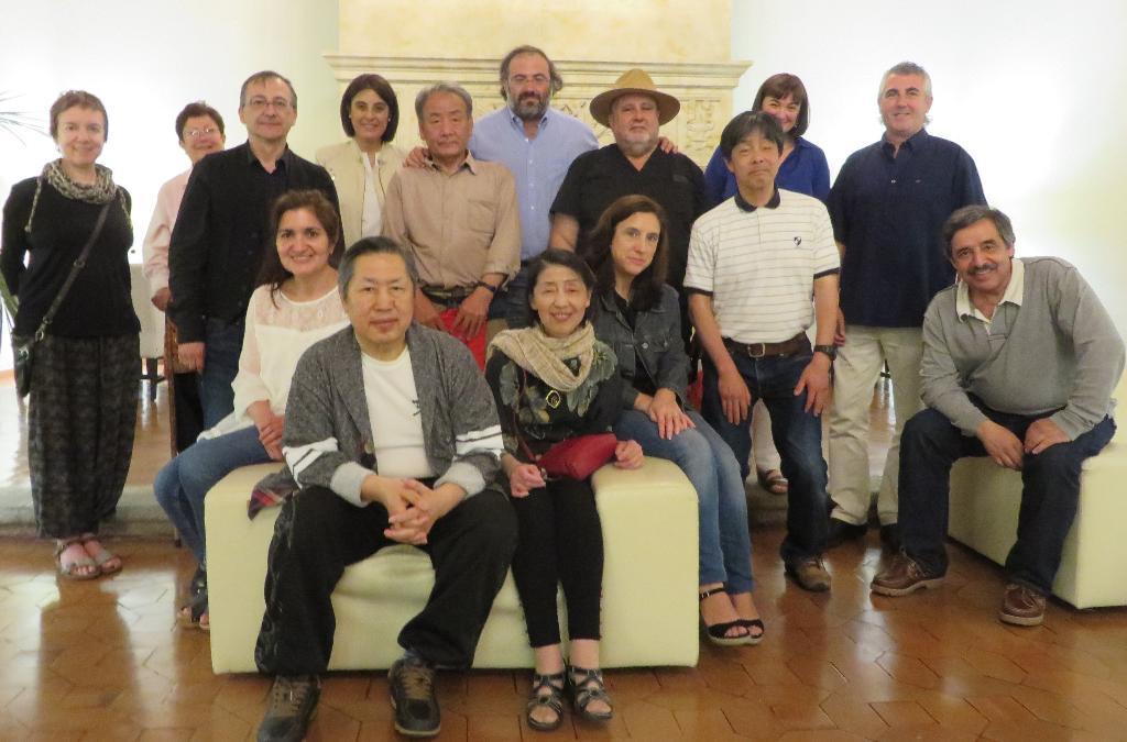 Kousei Takenaka y miembros de la asociación salmantina (foto de Akiko Sawada) a