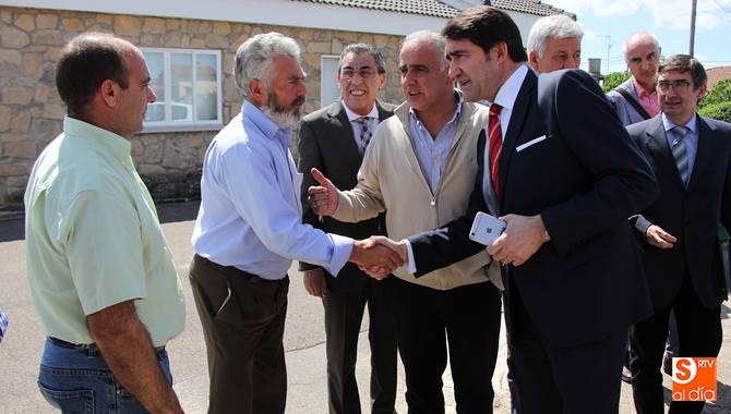 González-Quiñones en su encuentro con alcaldes de la comarca de Vitigudino en mayo pasado / CORRAL