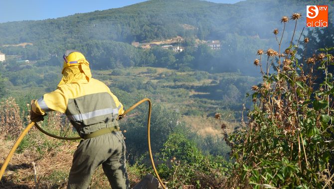 Incendio en la carretera de Aldeacipreste