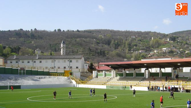 Campo de fútbol Mario Emilio
