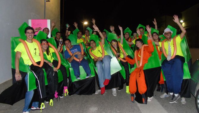 Las peñas lucirán sus disfraces al ritmo de la música