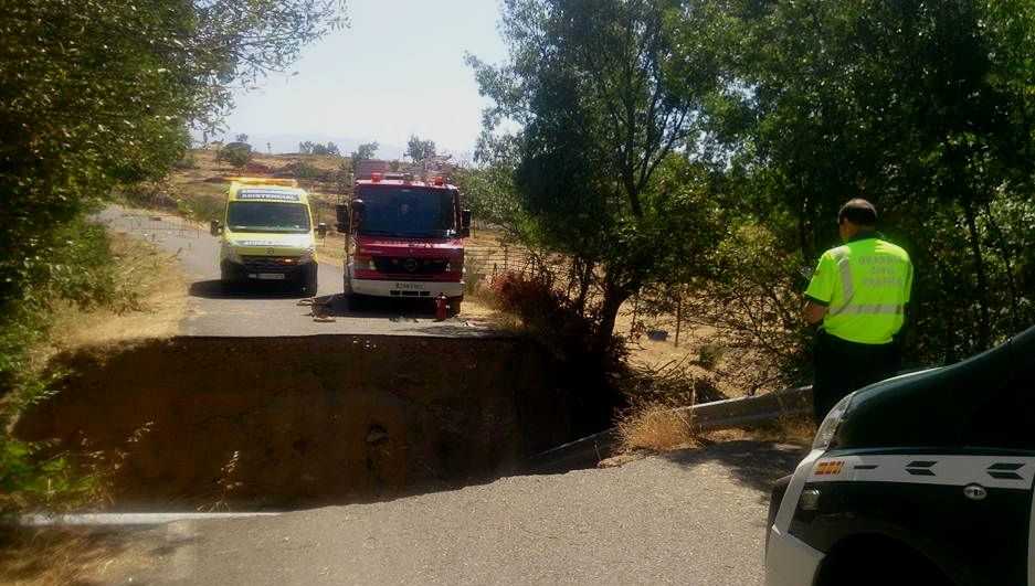 Accidente en la carretera de Montemayor del Río a Aldeacipreste / FOTOS: Mª José Gil