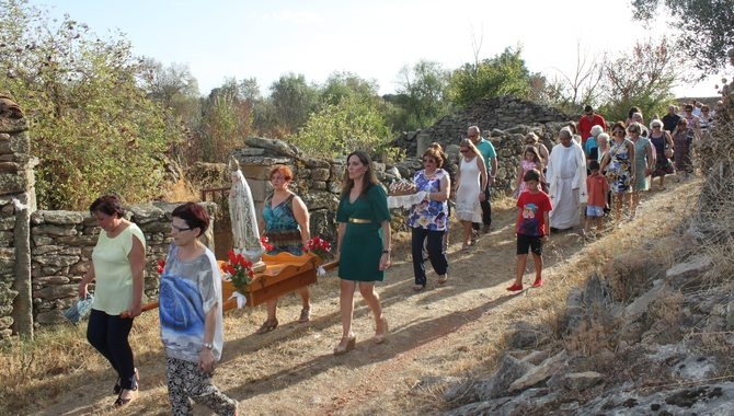 Las mujeres sacarán en procesión a la Virgen del Rosario el sábado / JESÚS ALONSO