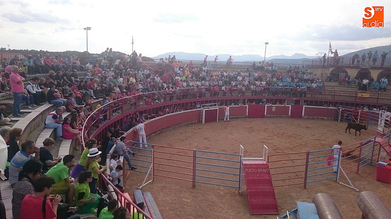 La plaza de toros acogió el divertido Grand Prix de las peñas.